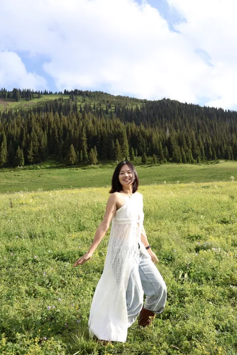 Melody 在草原旅行